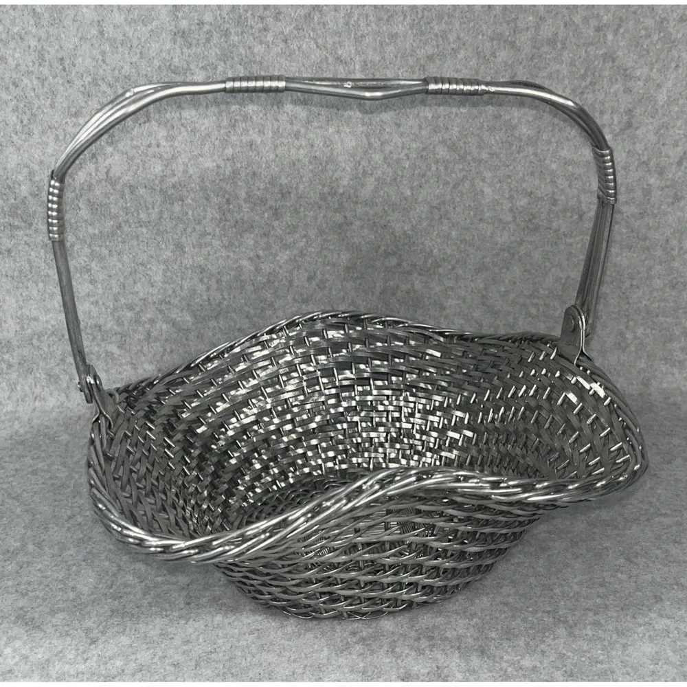 VTG Silver Tone Metal Woven Wire Basket With Fold Down‎ Handle Decor Centerpiece
